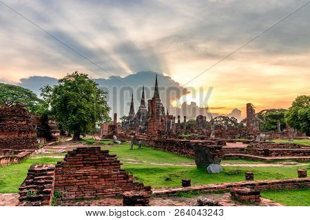 Wat Phra Si Sanphet 3 Pagoda Built In The Ayutthaya Period. The Old And The Cultural Heritage That T