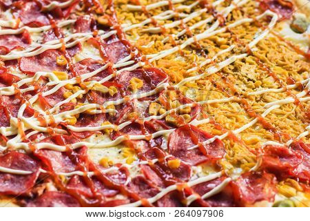 Calabrese Pizza, Chicken, Corn And Cheese (in Detail)