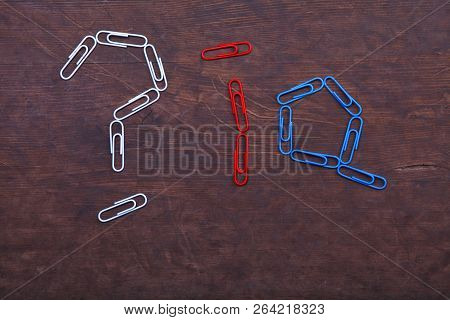 White Question Mark Iq Red Blue Scarper Table