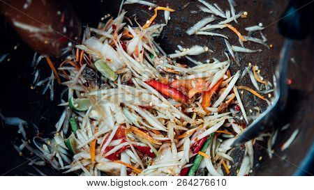 Papaya Salad Or Papaya Pok Pok (som Tum)