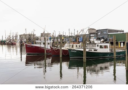 New Bedford, Massachusetts, Usa - October 13, 2018: Commercial Fishing Boats Sea Horse, Seas The Dea