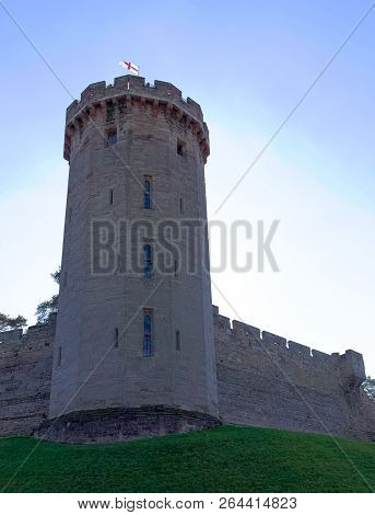 Warwick, Uk - October 21: Picture Of Warwick Castle - Guys Tower On October 21, 2018 In Warwick, War