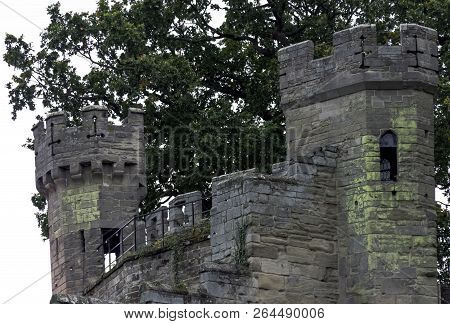 Warwick, Uk - October 21: Picture Of Warwick Castle - Mound On October 21, 2018 In Warwick, Warwicks