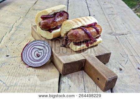 Sandwiches With Sausage And Caramelized Onions