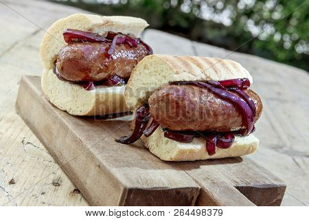 Sandwiches With Sausage And Caramelized Onions