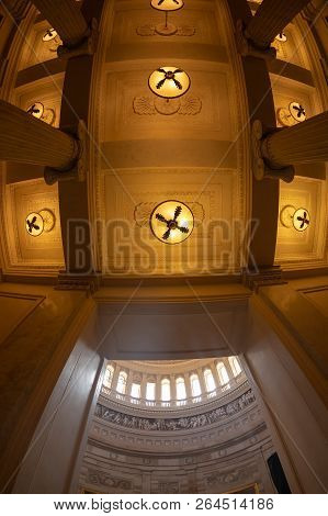 Washington Dc, Usa - September 4, 2018: Ceiling With Lamps In The Interior Of The United States Capi