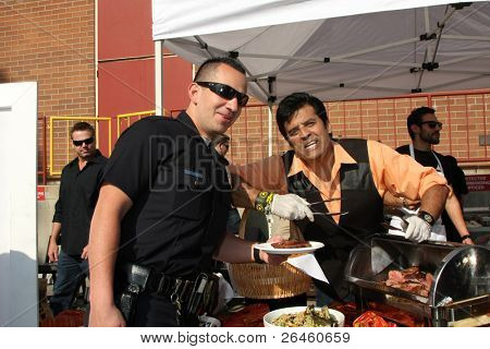 LOS ANGELES - NOV 30: Eric Estrada på Hollywood Chamber Of Commerce 17 årlige politi og brand