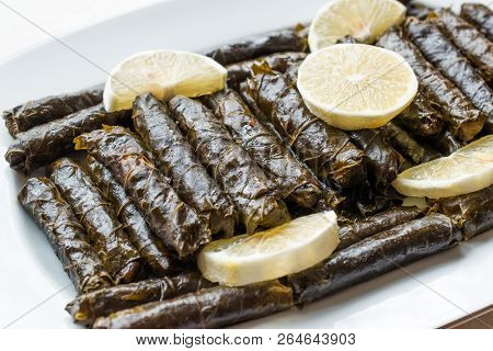 Stuffed Grape Leaves With Olive Oil And Lemon / Zeytinyagli Yaprak Sarma Dolma