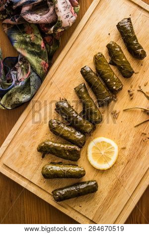 Zeytinyagli Yaprak Sarma / Stuffed Graped Leaves With Olive Oil