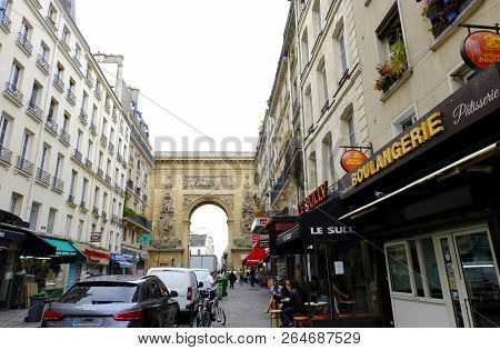 Paris, France - August 14, 2018: Porte Saint-denis As Seen From Rue De Faubourg Saint-denis. Paris F