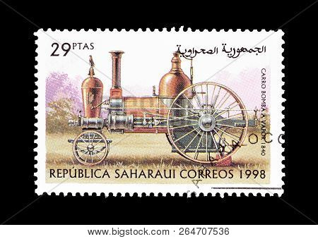 Saharaui - Circa 1998 : Cancelled Postage Stamp Printed By Saharaui, That Shows Old Fire Truck.