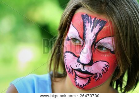 สาวหน้าทาสีเช่นเสือ