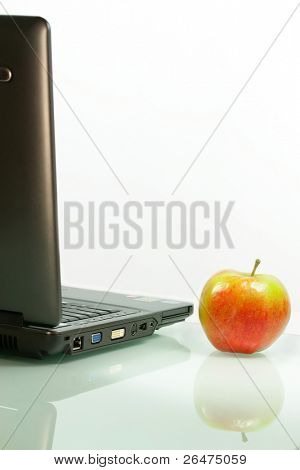 Nowoczesny laptop na stół szkło z apple