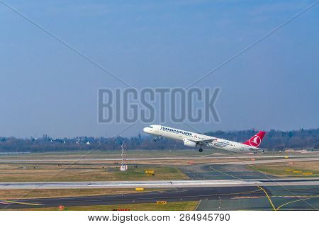 Dusseldorf, Nrw, Germany - March 18, 2015:  Airbus A321 Of Turkish Airlines At Startup On The Dussel
