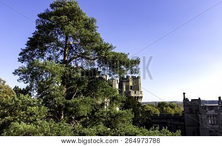 Warwick, Uk - October 21: Picture Of Warwick Castle - Caesars Tower On October 21, 2018 In Warwick, 