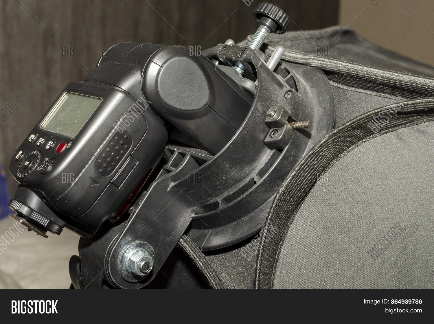 Flash Mount Image & Photo (Free Trial) Bigstock