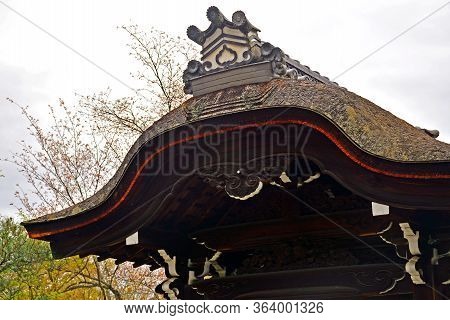 Kyoto, Jp - April 10 - Eikando Zenrinji Gate On April 10, 2017 In Kyoto, Japan. Eikando Formally Kno