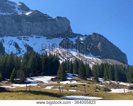 View Of The Alpine Peak Gnepfstein Mittaggüpfi (mittagguepfi Oder Mittaggupfi) From The Eigental Val