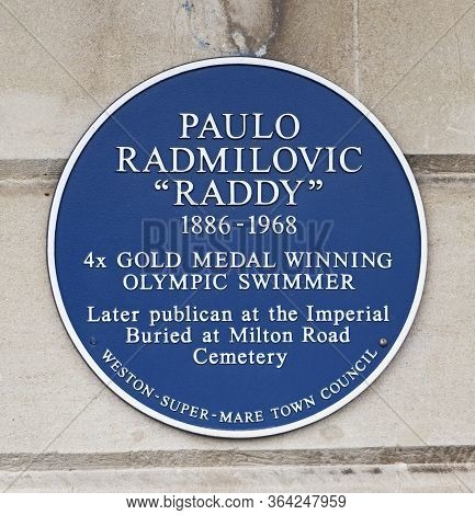 Weston-super-mare, Uk - July 23, 2019: A Blue Plaque On The Wall Of The Imperial Hotel Commemorating