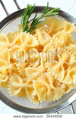 Italské těstoviny farfalle