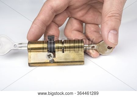 Safety Lock From An Entrence Door With Keys