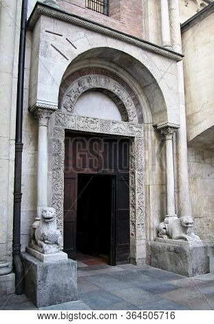 Pescheria Doorway, Porta Della Pescheria. Cathedral Of Modena. Italy