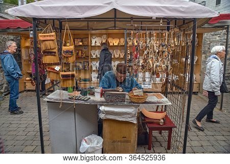 Quebec, Canada September 23, 2018: Street Artisan On The Historic Street Of Quebec City, Rue Petit C