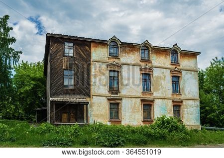 Unusual House In The City Of Alapaevsk