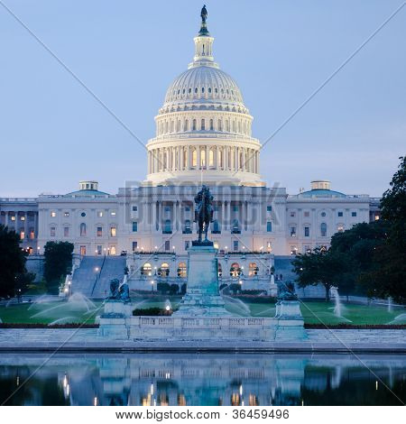 Washington DC, Amerikai Egyesült Államok Capitol épület egy felhős napkelte