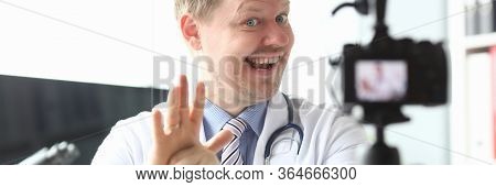 Doctor Shoots Video Blog, Explains Sign Language. Young Doctor Leads His Page On Internet, Where He 