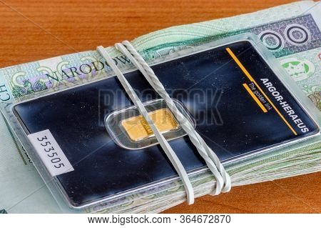 Pruszcz Gdanski, Poland - April 26, 2020: Argor-heraeus 1 Gram Of Fine Gold 999,9 On Polish Banknote