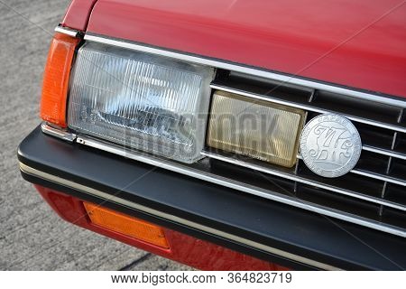Pasig, Ph - Nov 17 - Mitsubishi Lancer Head Light At Vapin Wheels Car Show On November 17, 2018 In P