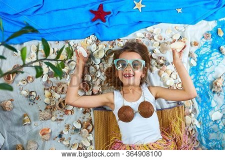 Little Girl Imitates Havaii Vacation At Home Quarantine.