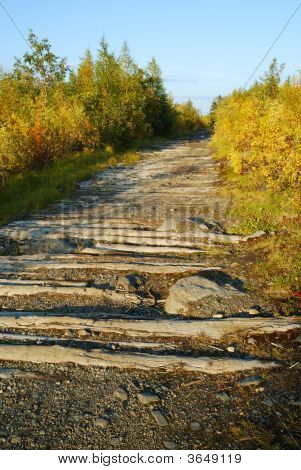 A velha estrada deserta