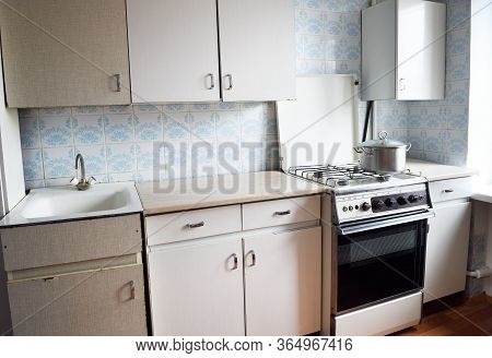 Belarus, Brest - January 9, 2020:old Gas Stove Brest 1457-01 Of The Brand Gefest With A Gas Oven In 