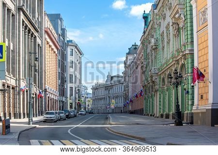 Russia, Moscow, May 2020. Ilinka Street. Empty Streets And Roads Of The City. Quarantine In Moscow. 