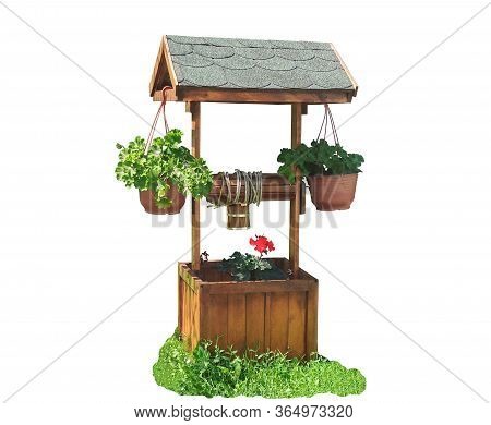 Model Wooden Draw Well With Flowerpots As Garden Decor