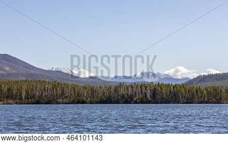 Beautiful Autumn Landscape On Granby Lake In The Colorado Rocky Mountains