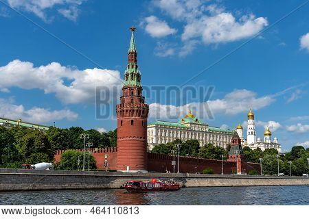 Moscow, Russia - July 8, 2022: Panoramic View Of The Moscow Kremlin And Tourist Boat On The Moskva R