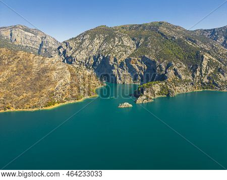 Magnificent Top-down Shot Of Oymapinar Lake In The Mountains, Turkey. High Quality Photo