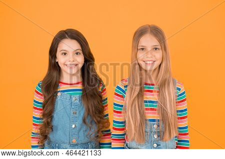 Long Hair Best Female Adorn. Girls Blonde And Brunette Shiny Healthy Hair. Grow Hair. Hairdresser Sa