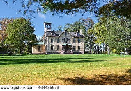 Kinderhook, New York - 19 Oct 2022: Lindenwald Estate A National Historic Site And The Home Of The 8