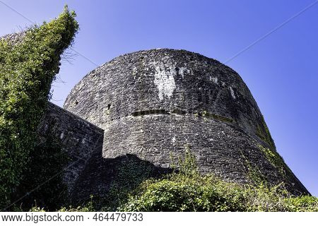 Llandeilo, Carmarthenshire, Wales, Uk - April 15: Remains Of Dinefwr (dynevor) Castle Overlooking Th