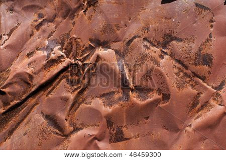 Vieux Rusty Crumped Metall en couleur rouge