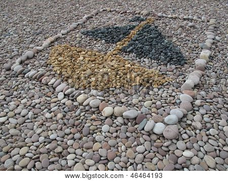 Plaża kamienie w kształcie łodzi