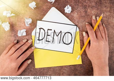 Conceptual Display Demo. Internet Concept Exemplification Display Expression Show Visual Communicati
