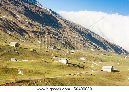 Panorama delle Alpi vicino a Andermatt, canton Grigioni, Svizzera