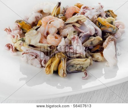 Pesce misto crudo