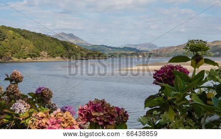 Vista on Welsh coast