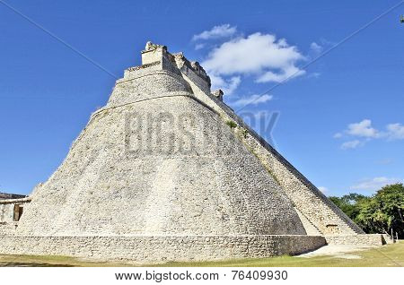 Maya pyramid of the Magician